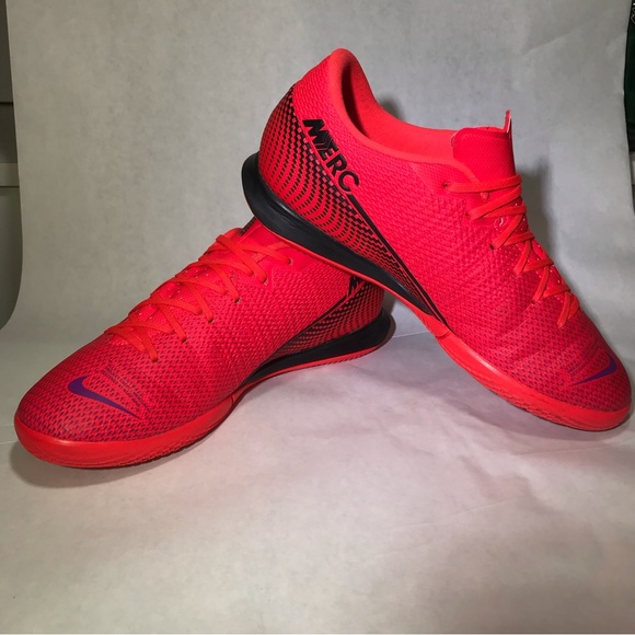 Nike Mercurial Vapor 13 Academy IC size 5.5  AT7993-606 - Picture 8 of 9
